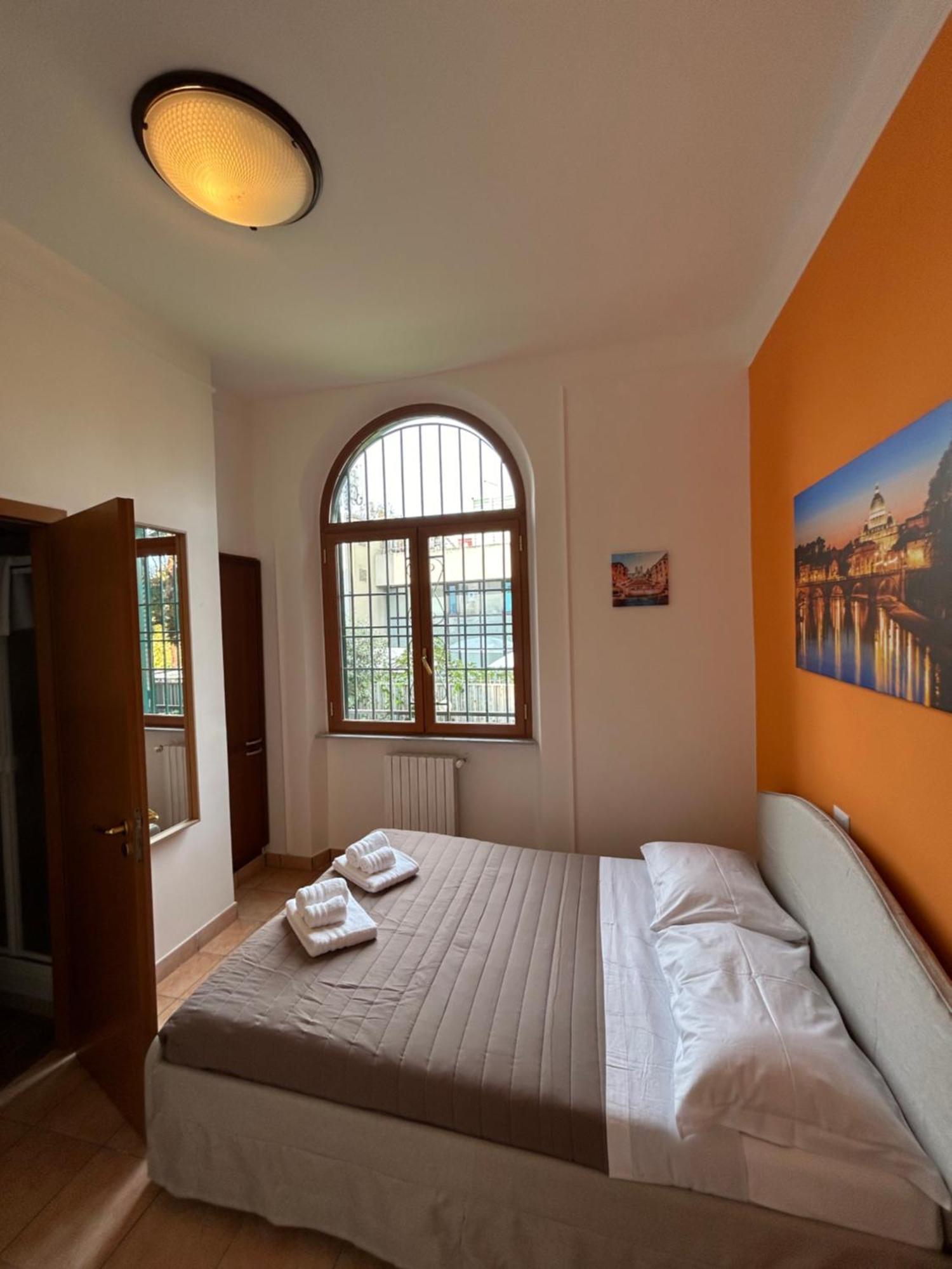 Lux Of The Vatican Apartahotel *