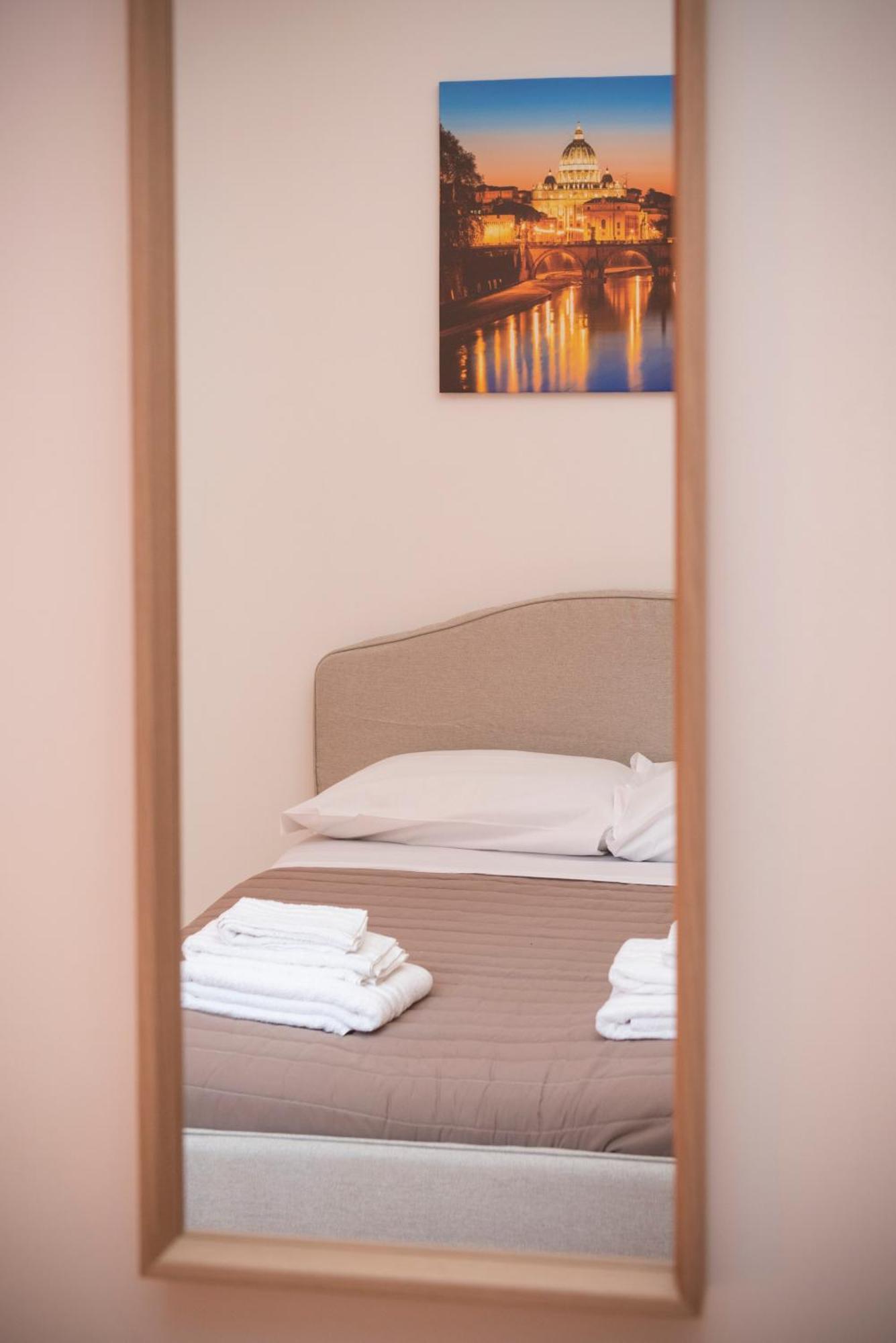 Lux Of The Vatican Apartahotel *